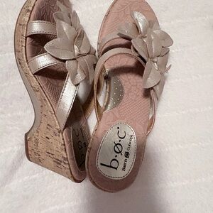 b.o.c. Women's Pink Floral Accent Wedge Sandals with Metallic Straps